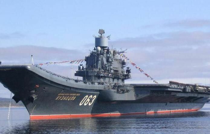 Британский чиновник назвал российский  авианосец «кораблем позора»