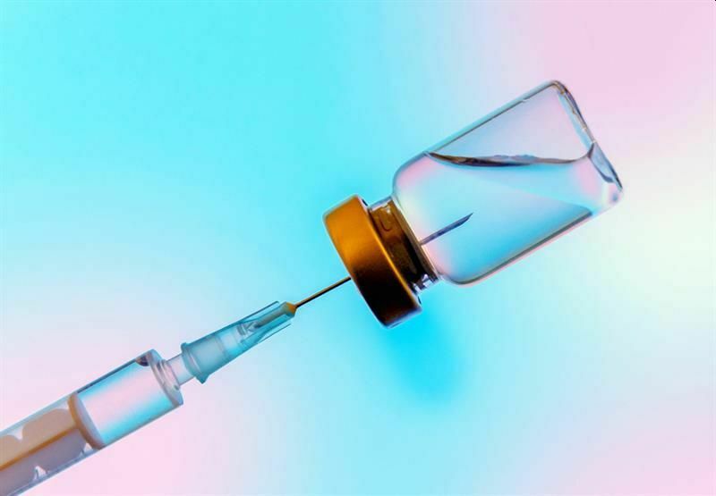 Вирусолог считает, что антиковидные вакцины будут актуальны еще 20 лет