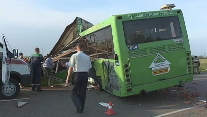 Трагедия на дороге под Омском: жертвами двух крупных ДТП стали 24 человека