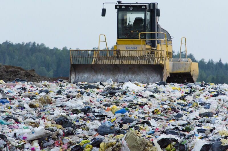 Жители Алтайского края задолжали 200 миллионов за вывоз мусора