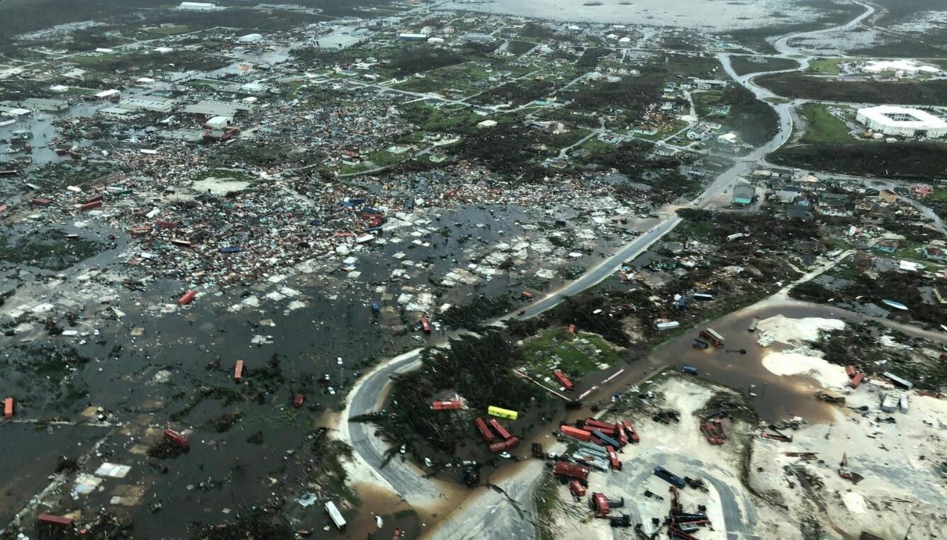 Франция отправит военных для помощи пострадавшим от урагана "Дориан"