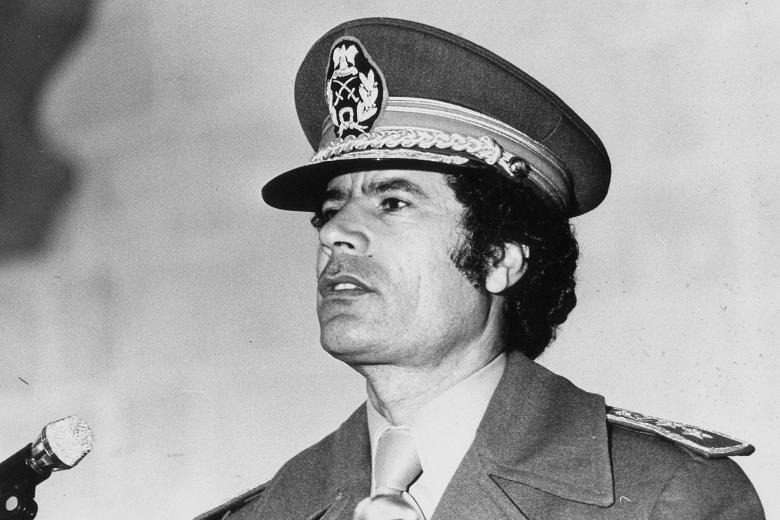 Муаммар Каддафи возглавил Ливию после военного переворота и свержения короля