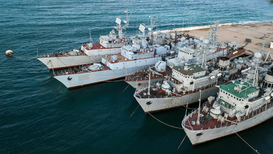 Киев признался, почему не забирает корабли из Крыма
