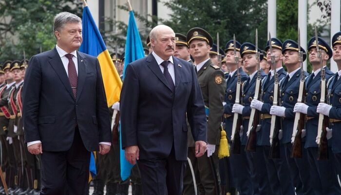 Саммит в Гомеле: Лукашенко тепло принял Порошенко