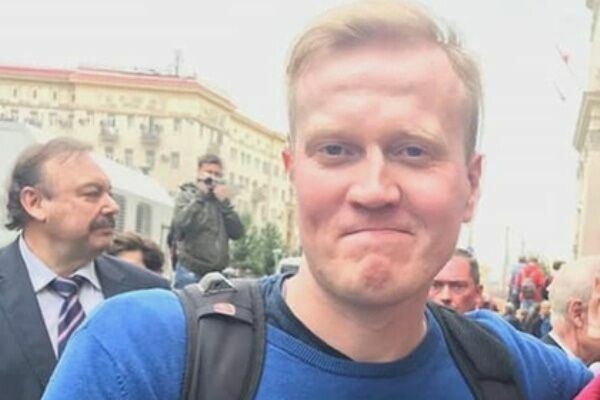 Обвиняемый по делу о митинге 27 июля Сергей Фомин вернулся в Москву