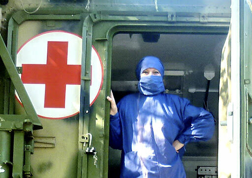 В московские больницы направили 20 бригад военных медиков