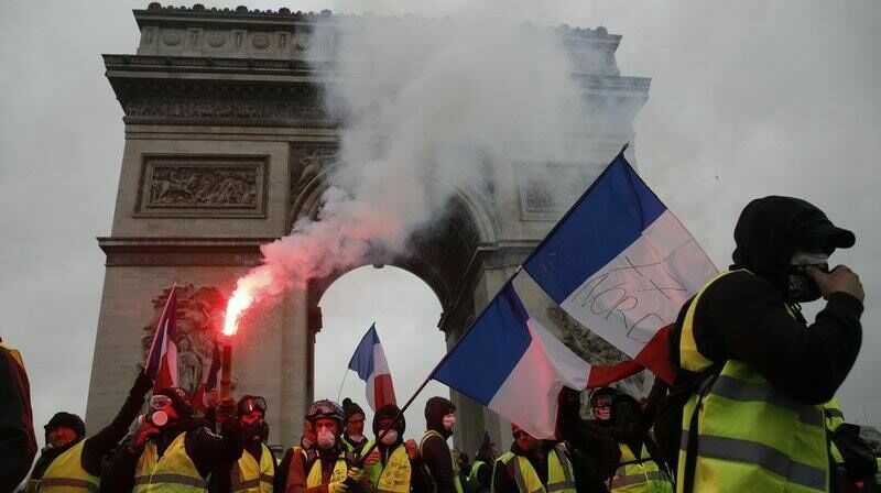Французские протесты: действия полиции и права протестующих