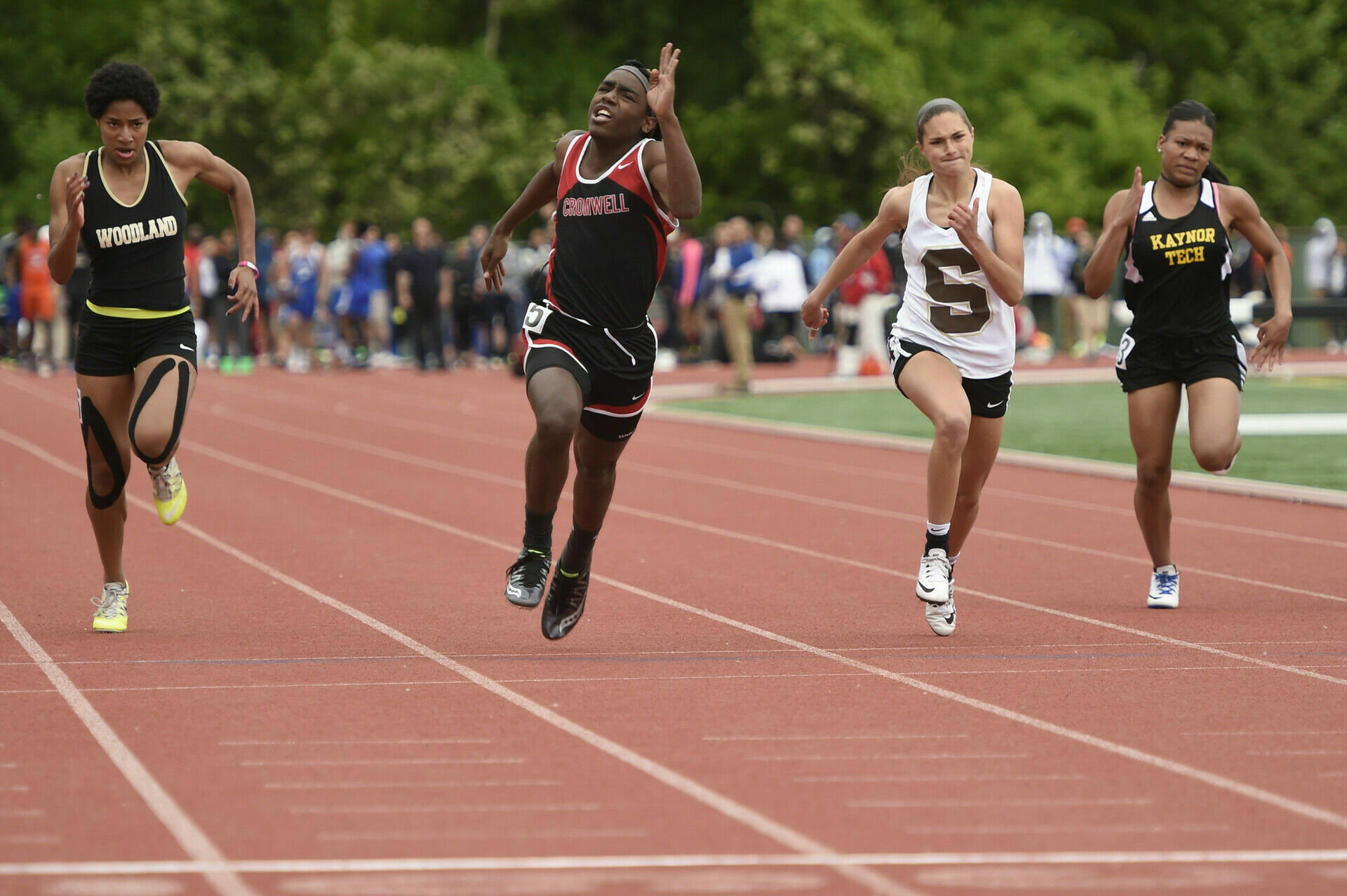 В США на соревнованиях по спринту среди школьниц победили трансгендеры