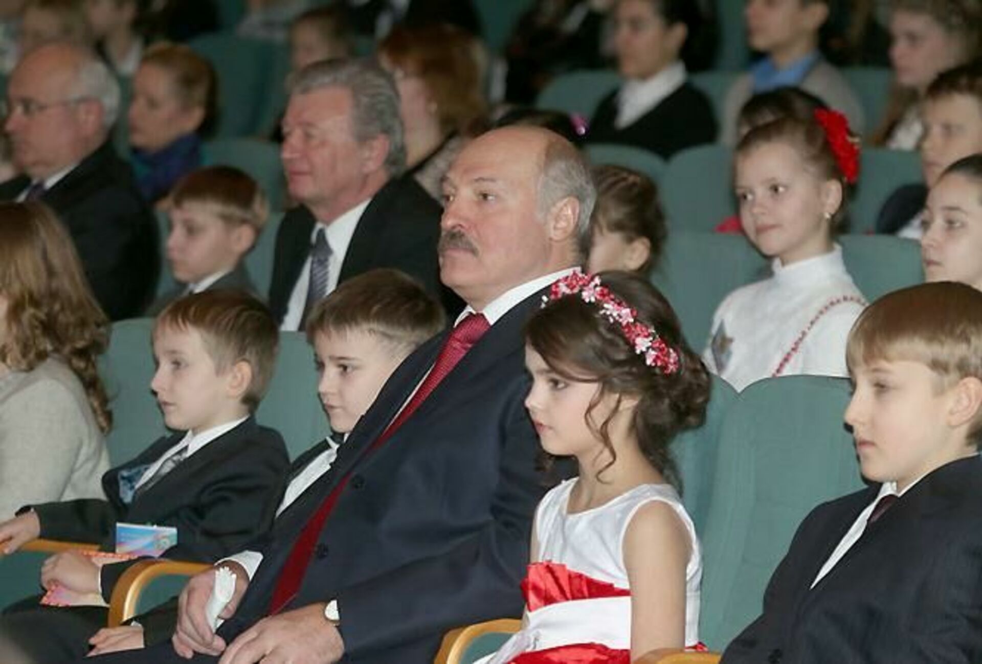 Дети лукашенко фото. Семья Лукашенко. Семья Лукашенко президента.