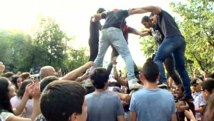 Полиция отпустила 46 задержанных в центре Еревана демонстрантов