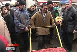 Полиция задержала почти 400 нелегалов во время облавы на рынке «Садовод»