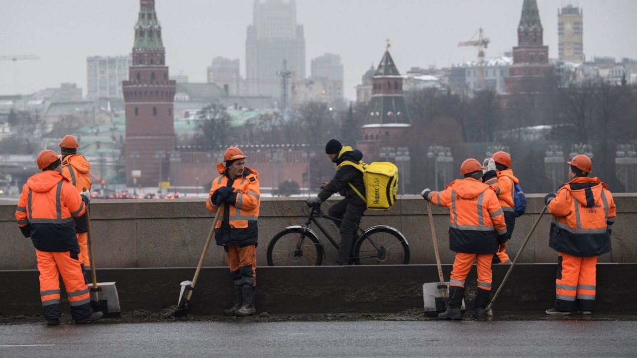 Мигрантов в России может стать меньше