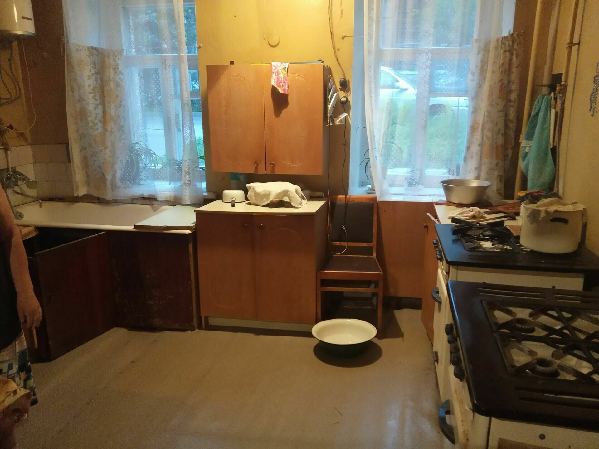 ФотКа дня: в нижегородской коммуналке ванна стоит прямо на кухне