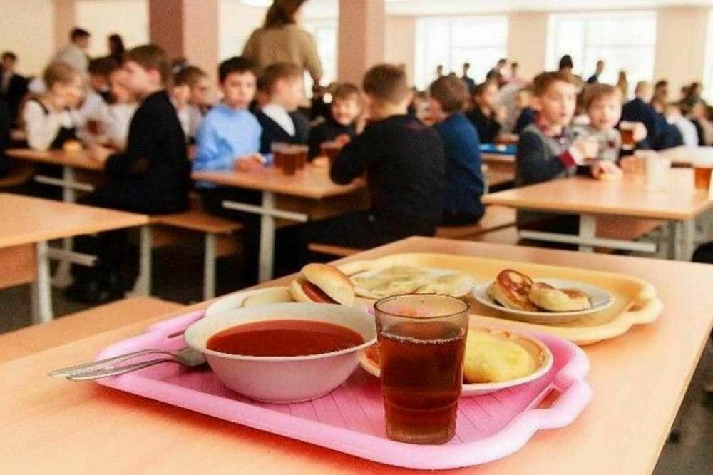 Читинских школьников буквально тошнит от бесплатных обедов