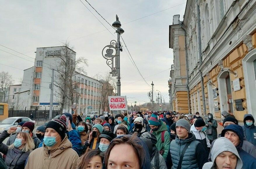 Иркутская акция в поддержку Алексея Навального переросла в многолюдное шествие