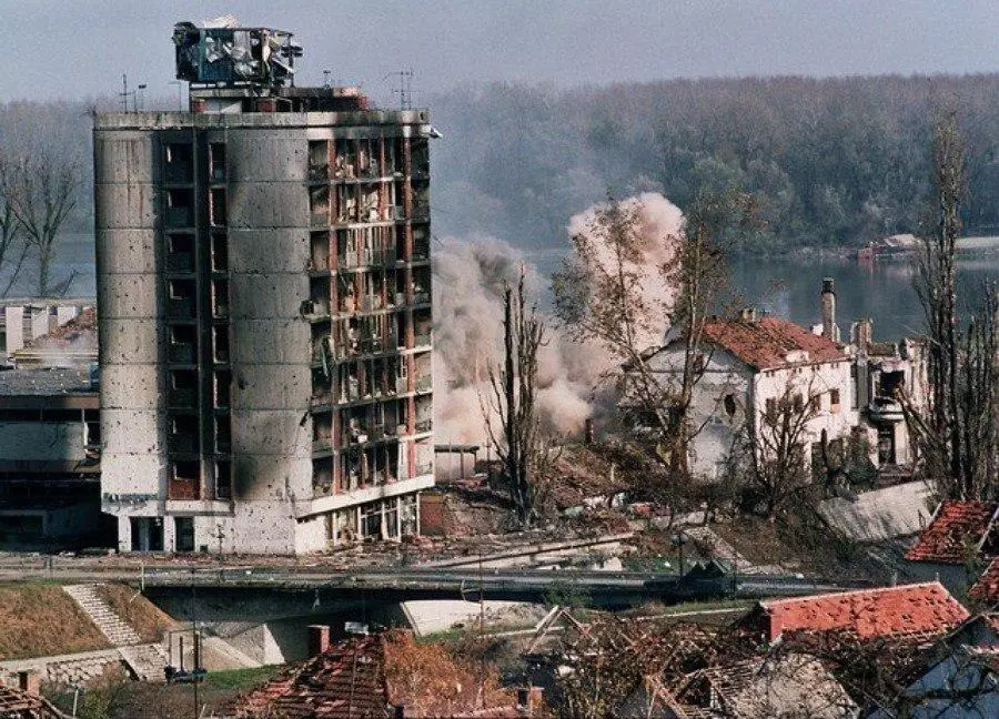 ! 999 год. НАТО нанесло ракетный удар по Белграду