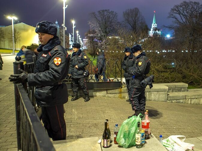 Новогодние НЕгуляния: центр Москвы оказался на осадном положении