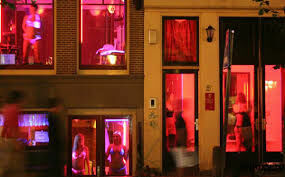 Визит в квартал красных фонарей в Амстердаме станет платным