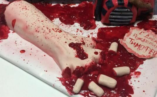 В Кирове органы опеки проверяют родителей, подаривших на день рождения сыну торт в виде отрубленной руки