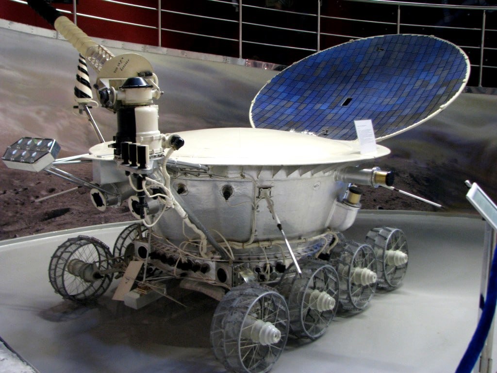 "Луноход-1" - первый в мире луноход, совершивший свою миссию в 1970-1971 гг. 