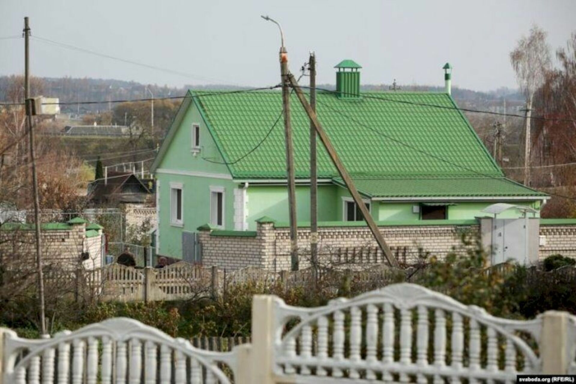 Где живет лукашенко. Резиденция Лукашенко Дрозды. Поселок Дрозды дом Лукашенко. Дом Лукашенко в Минске.