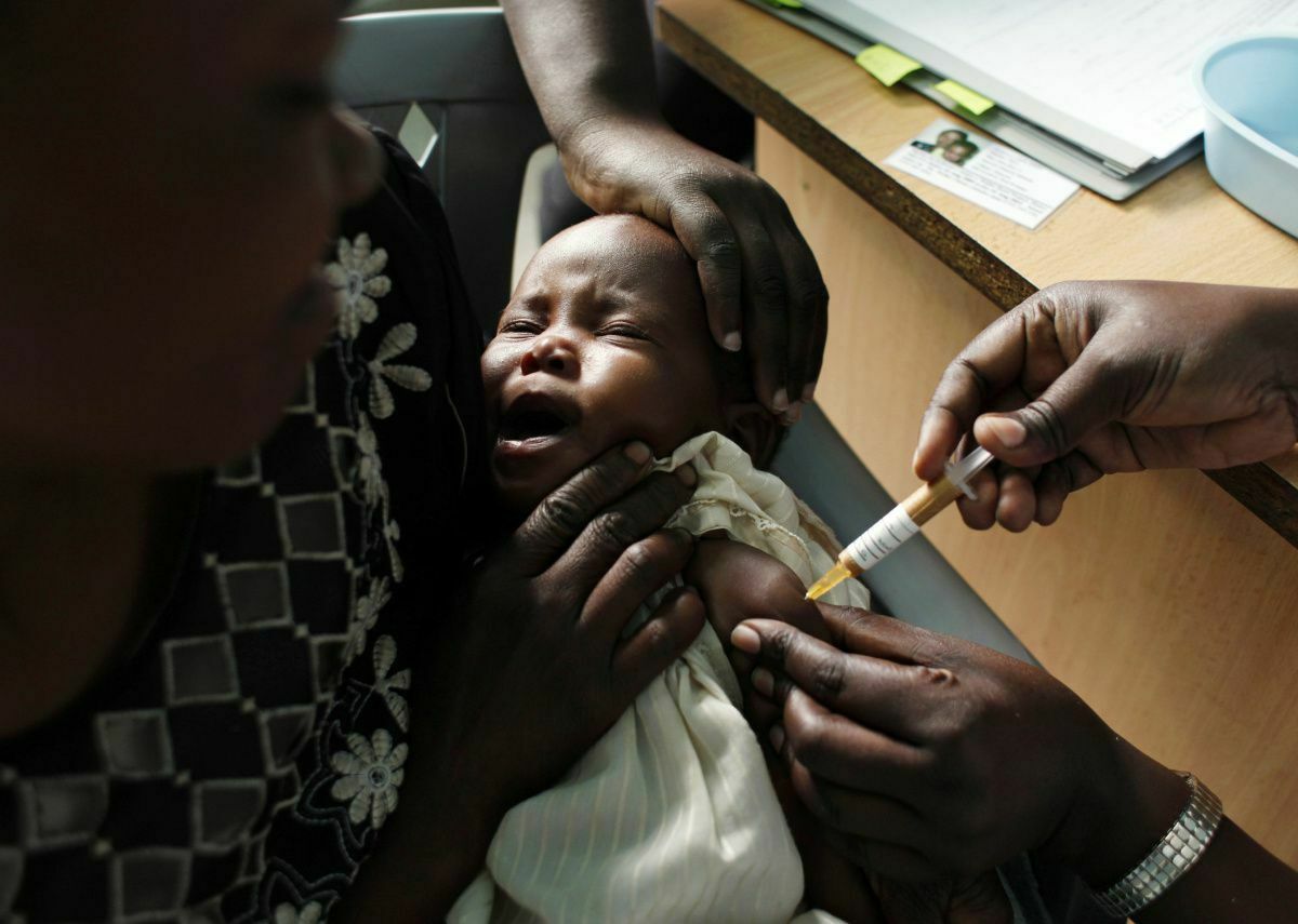 Учёные получили вакцину от малярии и начнут прививать африканских детей