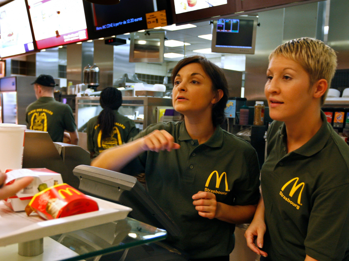 Доход самого низкооплачиваемого работника McDonalds’s в США больше, чем у 97% россиян