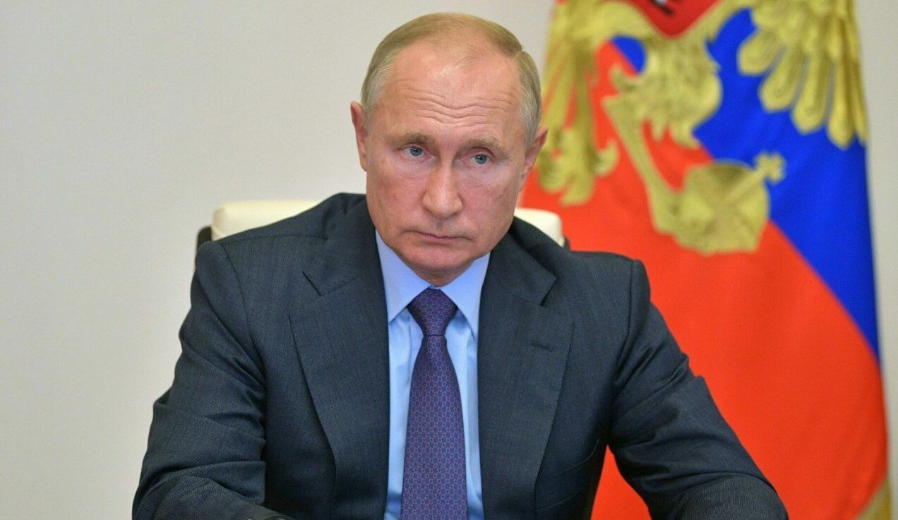 Путин поручил правительству доработать законопроект о QR-кодах в общественных местах