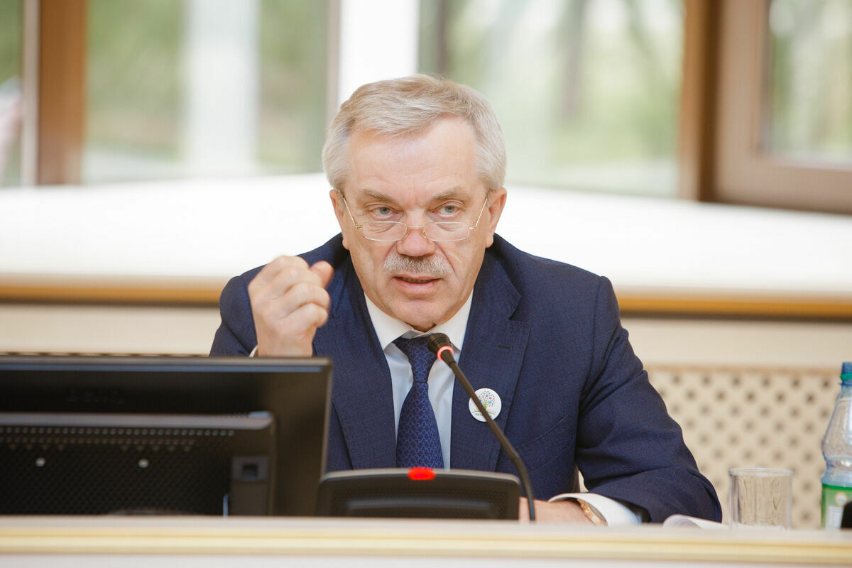 Ушел в отставку последний ельцинский губернатор Евгений Савченко