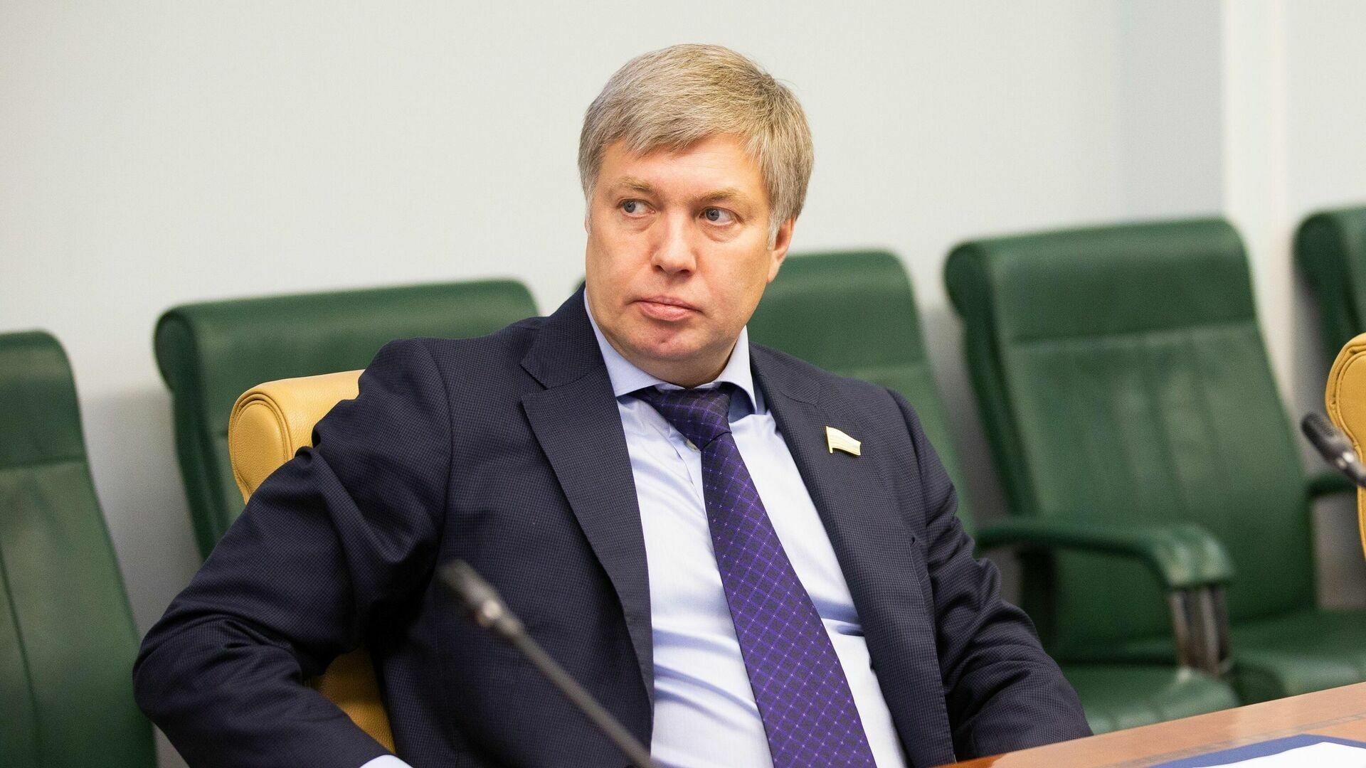Ульяновский губернатор пожурил чиновников, уезжавших в отпуск за рубеж