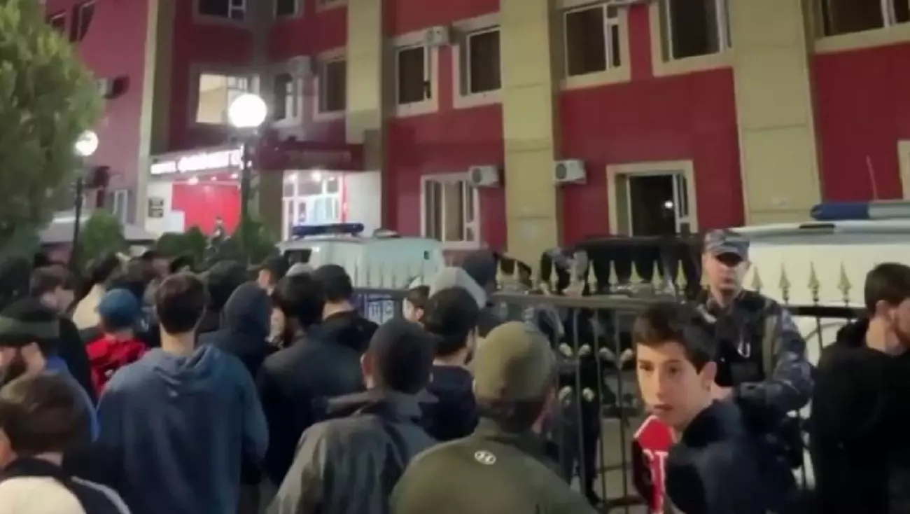 Отель Дагестана запретил вход евреям после стихийного митинга