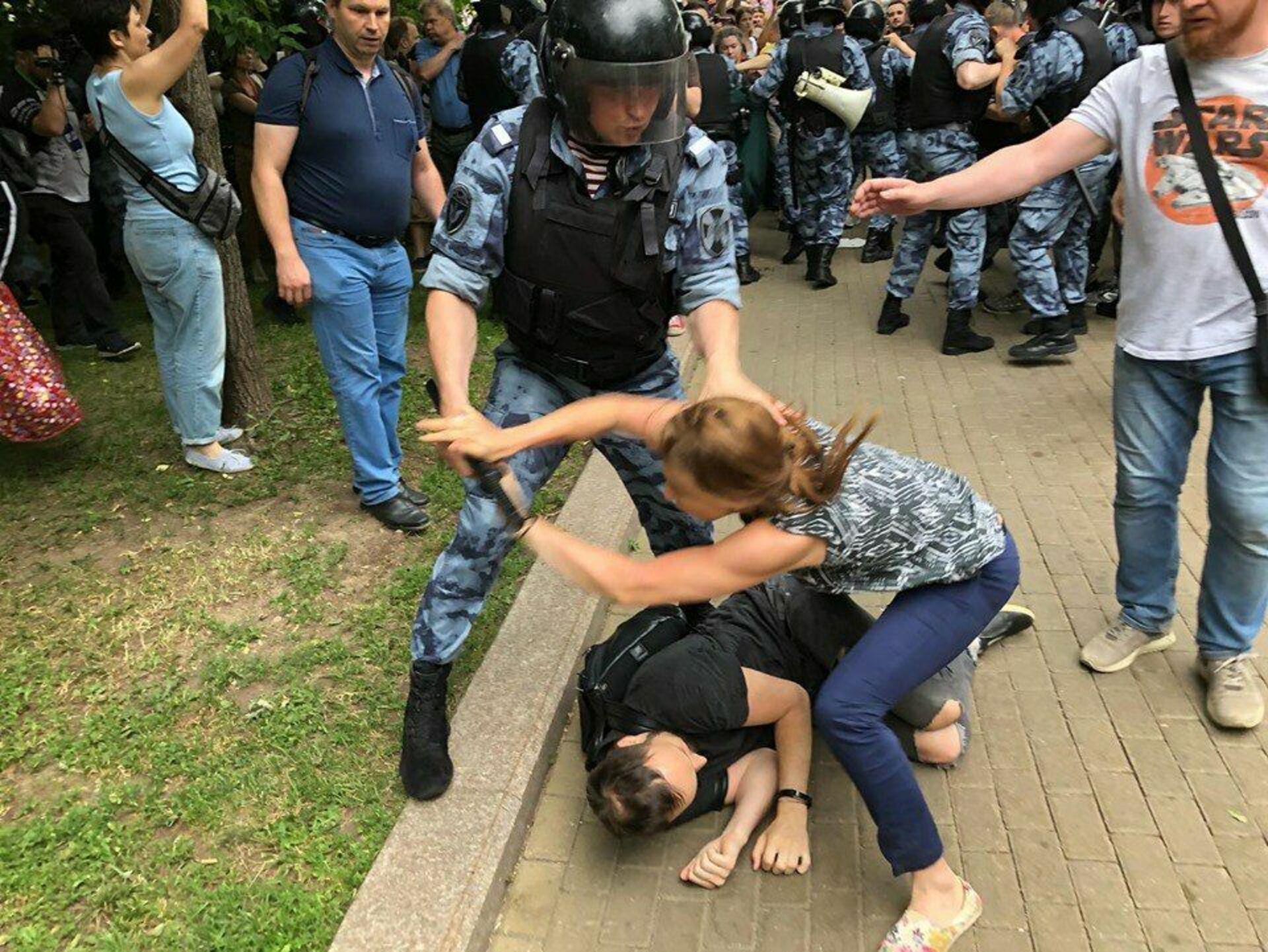Новости дн. Задержание на митинге в Москве.