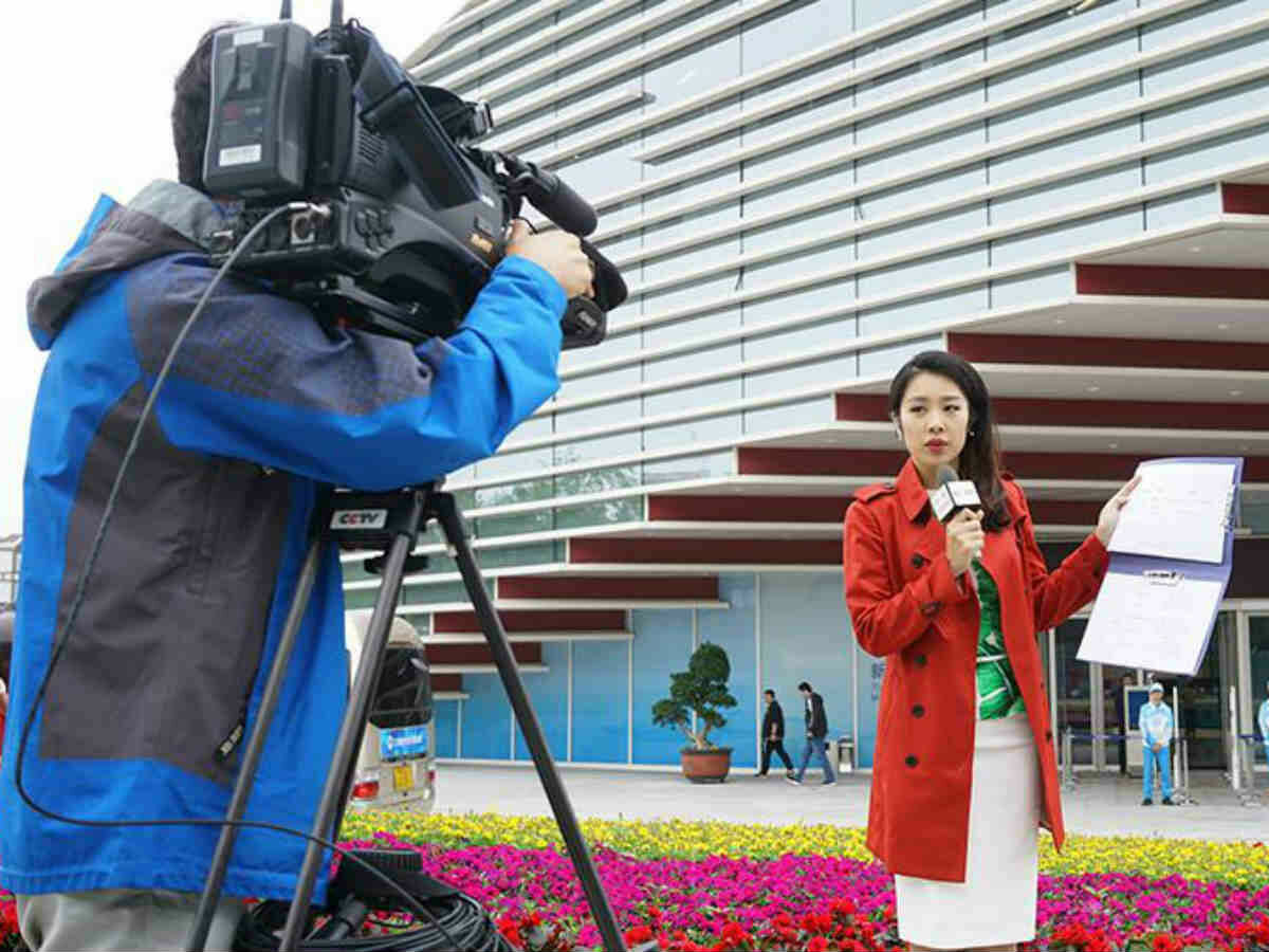 Власти Китая научат журналистов писать новости "по-марксистски"