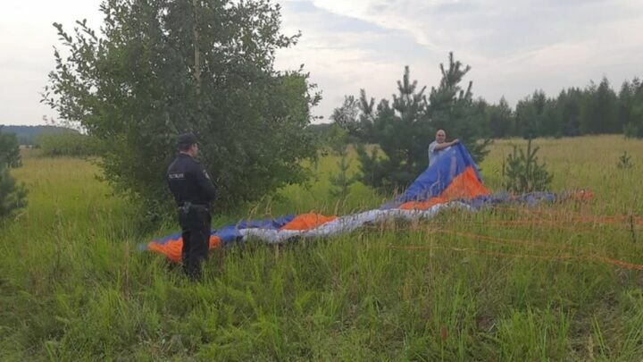 Два человека погибли при падении параплана в Ивановской области