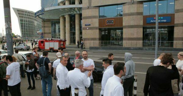 В Москве из-за анонимных звонков за день эвакуировали восемь торговых центров
