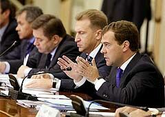 Медведев из-за аварии на СШ ГЭС готов пересмотреть законы