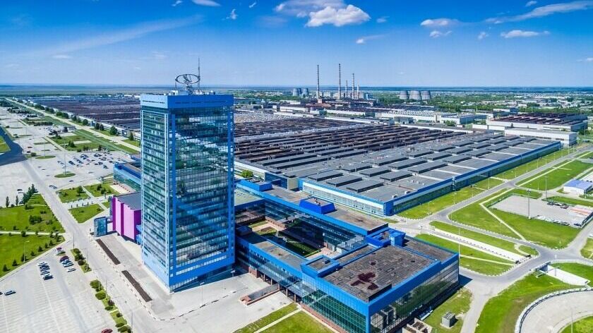 АвтоВАЗ начнет производить Lada на бывшем заводе Nissan в Петербурге во 2 квартале