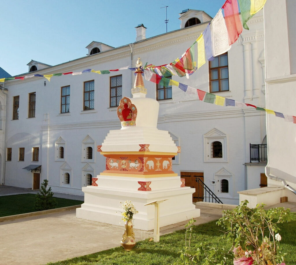 Музей Востока не допускает буддистов к ремонту Ступы Трех Драгоценностей