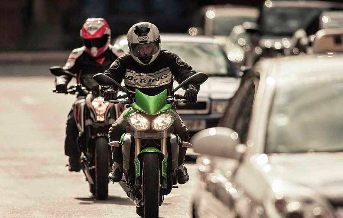 В Госдуме предложили запретить мотоциклистам лавирование в потоке