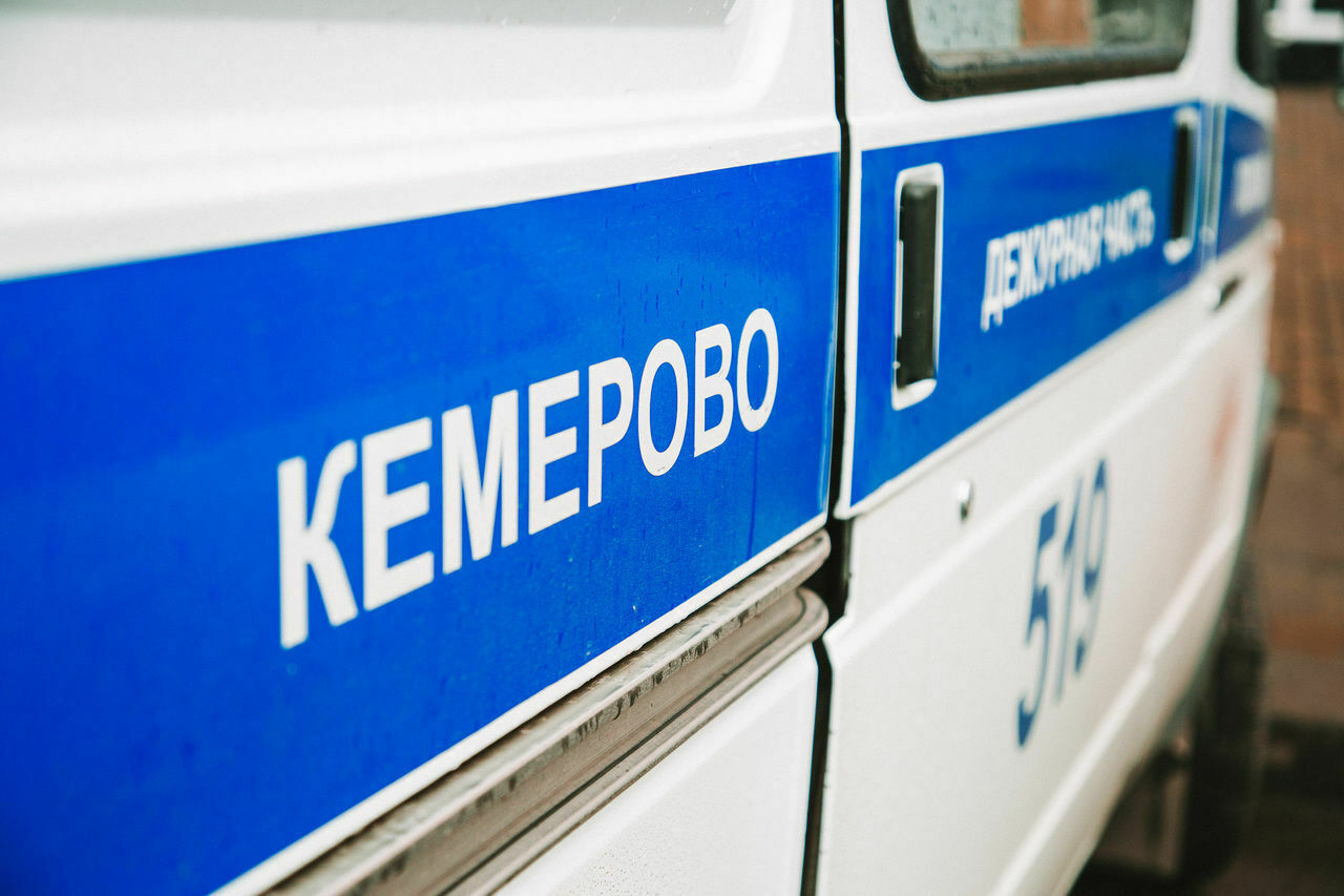 В Кемерове полицейские проигнорировали вызов в квартиру, где убивали девушку