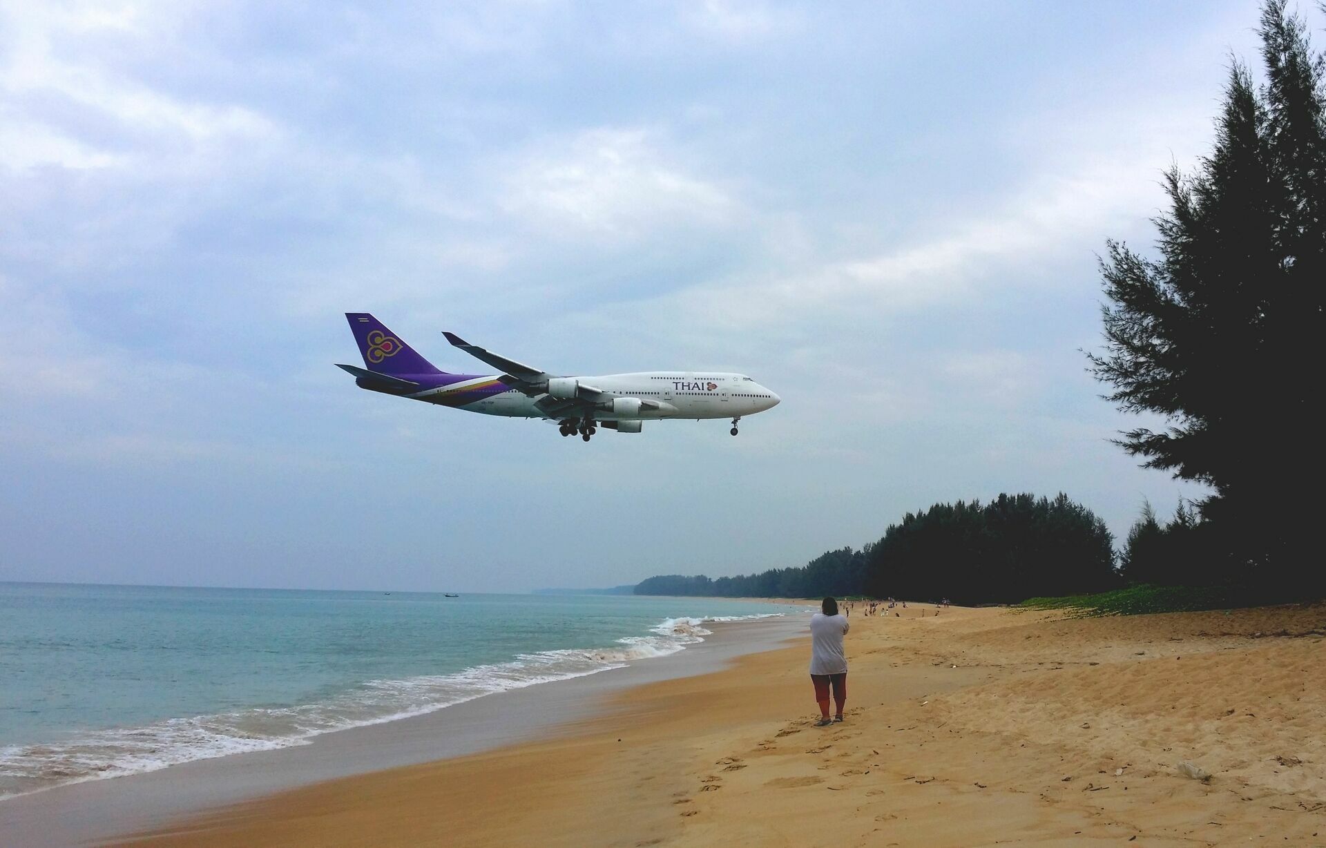 Власти Таиланда запретили фотографироваться с пролетающими самолетами
