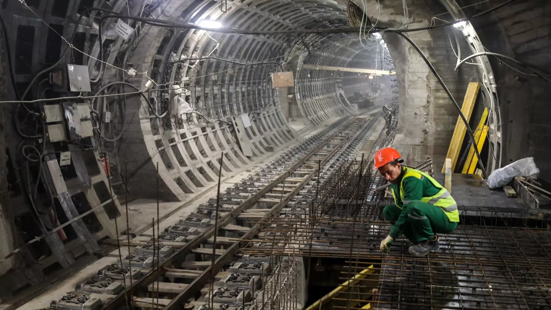 Московское метро не для москвичей. Зачем его продолжают строить?