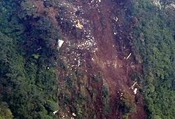 В Индонезии нашли 12 тел погибших в авиакатастрофе
