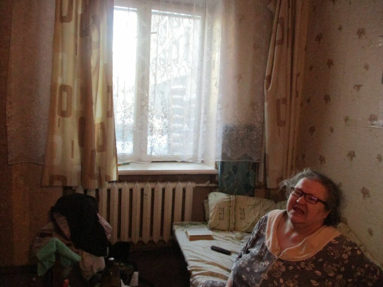 Пожилую москвичку бросили в замерзающем доме, который идет под снос