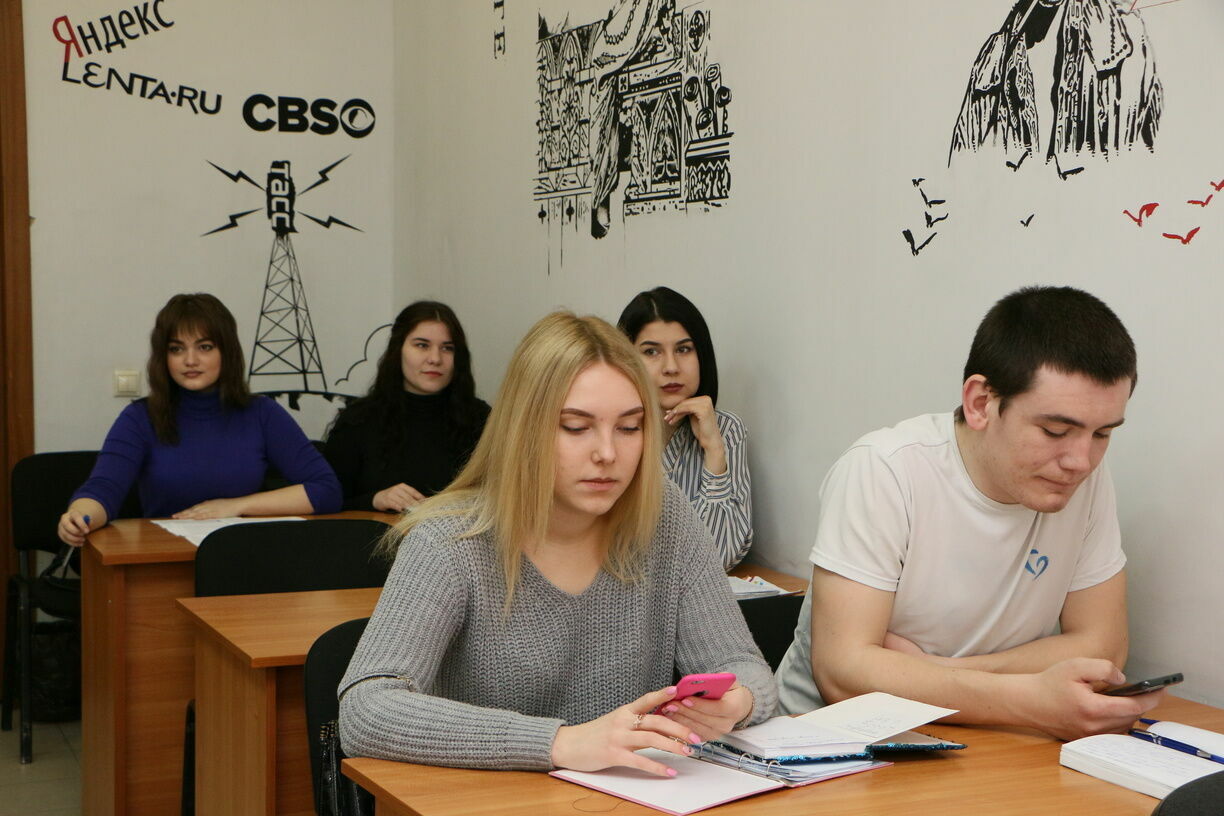 Опрос показал, что более половины россиян готовы платить за допобразование
