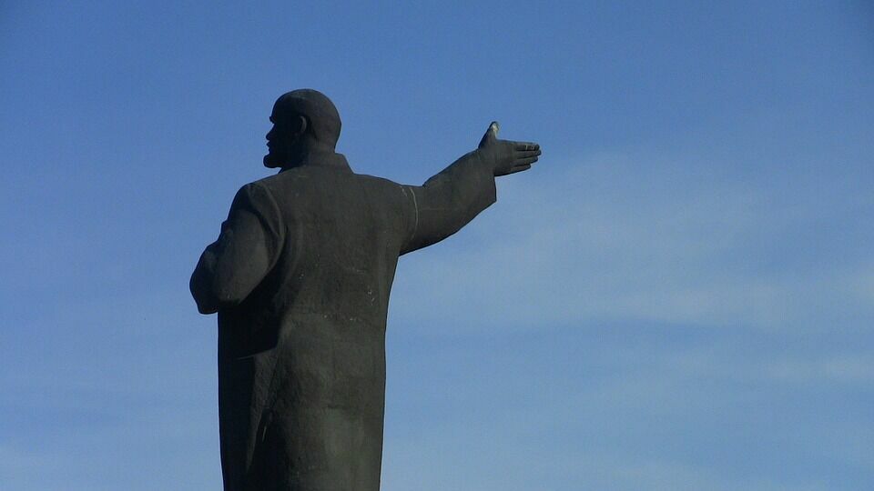 На украинском аукционе памятник Ленину  продали почти за $10 тысяч