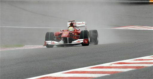 Непотопляемый Фернандо Алонсо лидирует на Гран - при «Формулы - 1»