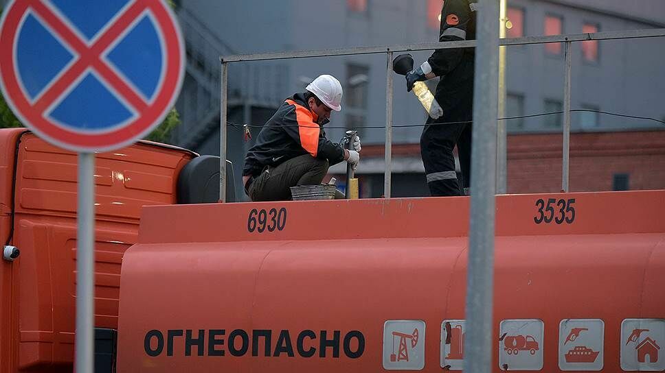 СМИ: полковника ФСО обвиняют в махинациях с топливом в Крыму на 20 млн руб.