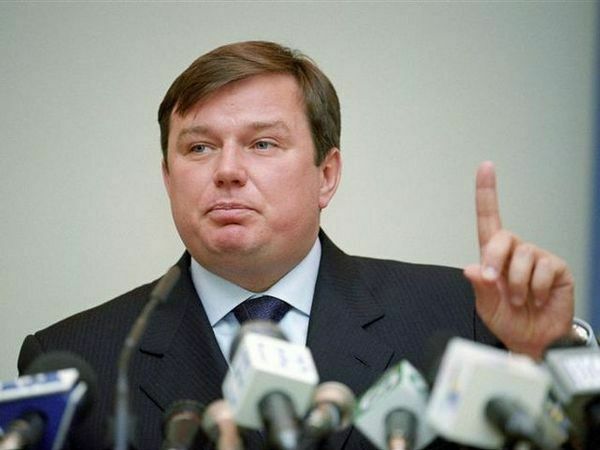 Экс-главу «Нафтогаза» задержали за крупный долг миллиардеру Усманову