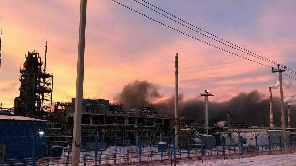 На нижнекамском каучуковом заводе случился пожар